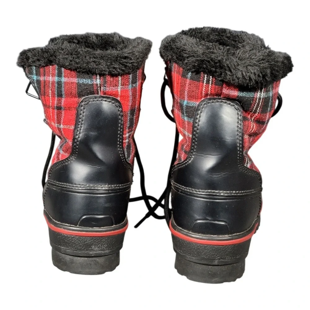 Bass Skeeter Women's Red Plaid‎ Faux Fur Duck Boots Sz 7M Waterproof Winter Snow